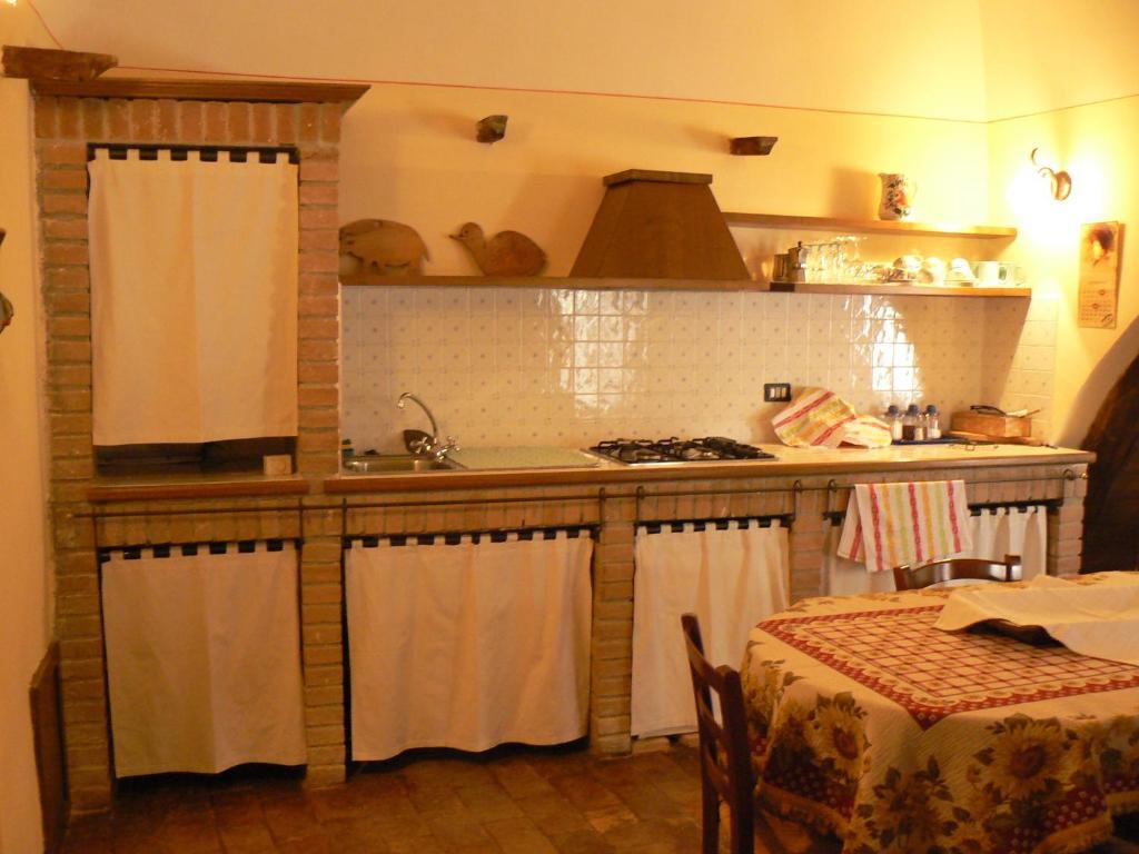 Residence Il Palazzo Santo Stefano Di Sessanio Værelse billede