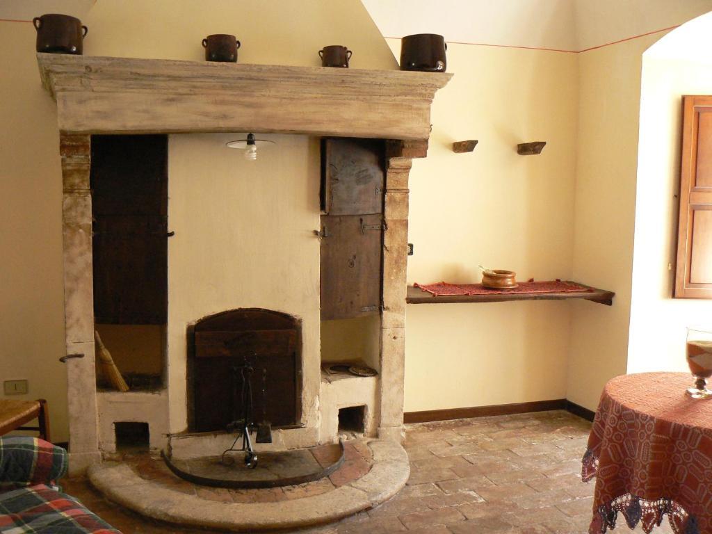Residence Il Palazzo Santo Stefano Di Sessanio Værelse billede