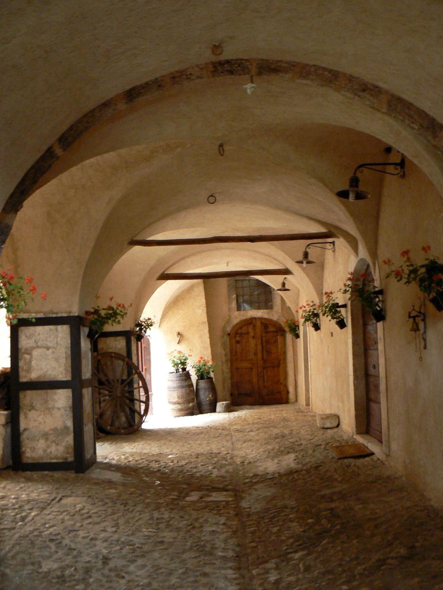 Residence Il Palazzo Santo Stefano Di Sessanio Eksteriør billede