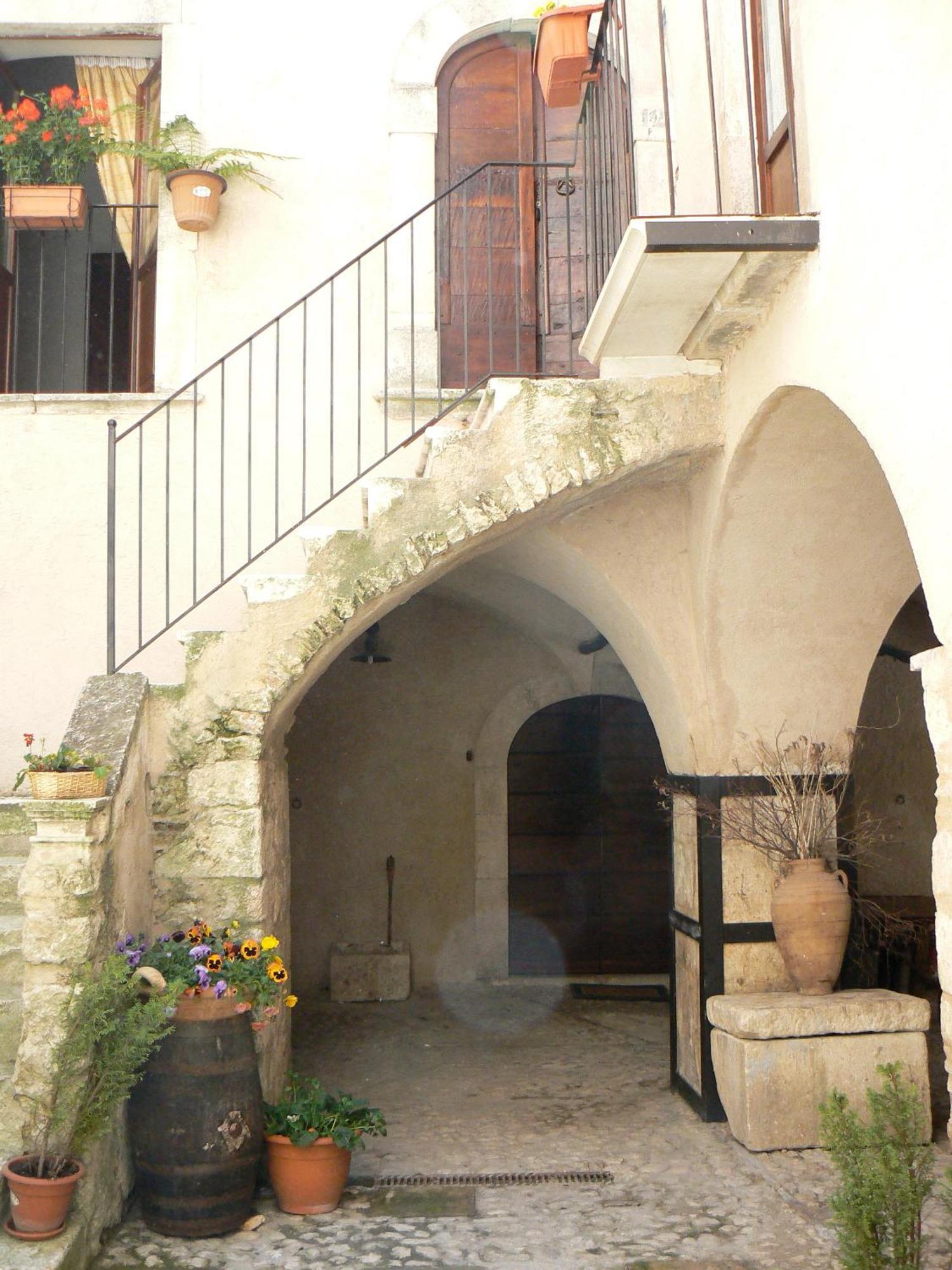 Residence Il Palazzo Santo Stefano Di Sessanio Eksteriør billede